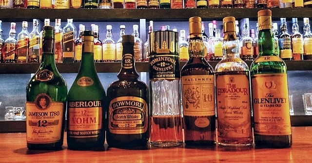 「水割り」は氷と水を用いた繊細なカクテル。大崎『BAR CENACOLO』の緻密なこだわり