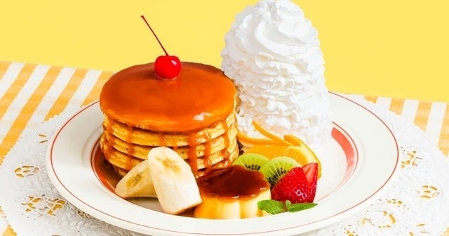 【期間限定】パンケーキがアラモードに!『Eggs ’n Things』にレトロ可愛い新メニュー登場