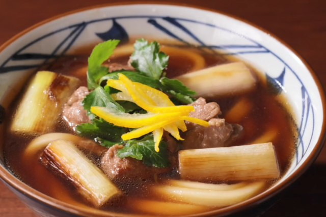 【1/24〜】『丸亀製麺』に「鴨ねぎうどん」登場!特製だし染みる旨味たっぷりの鴨肉を堪能しよう