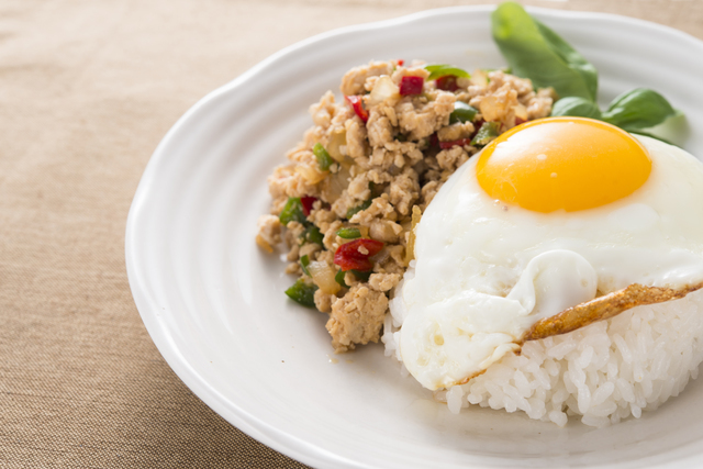 高円寺 本格派からタイの屋台風居酒屋も 高円寺で是非行ってほしいタイ料理店5選 Favy ファビー