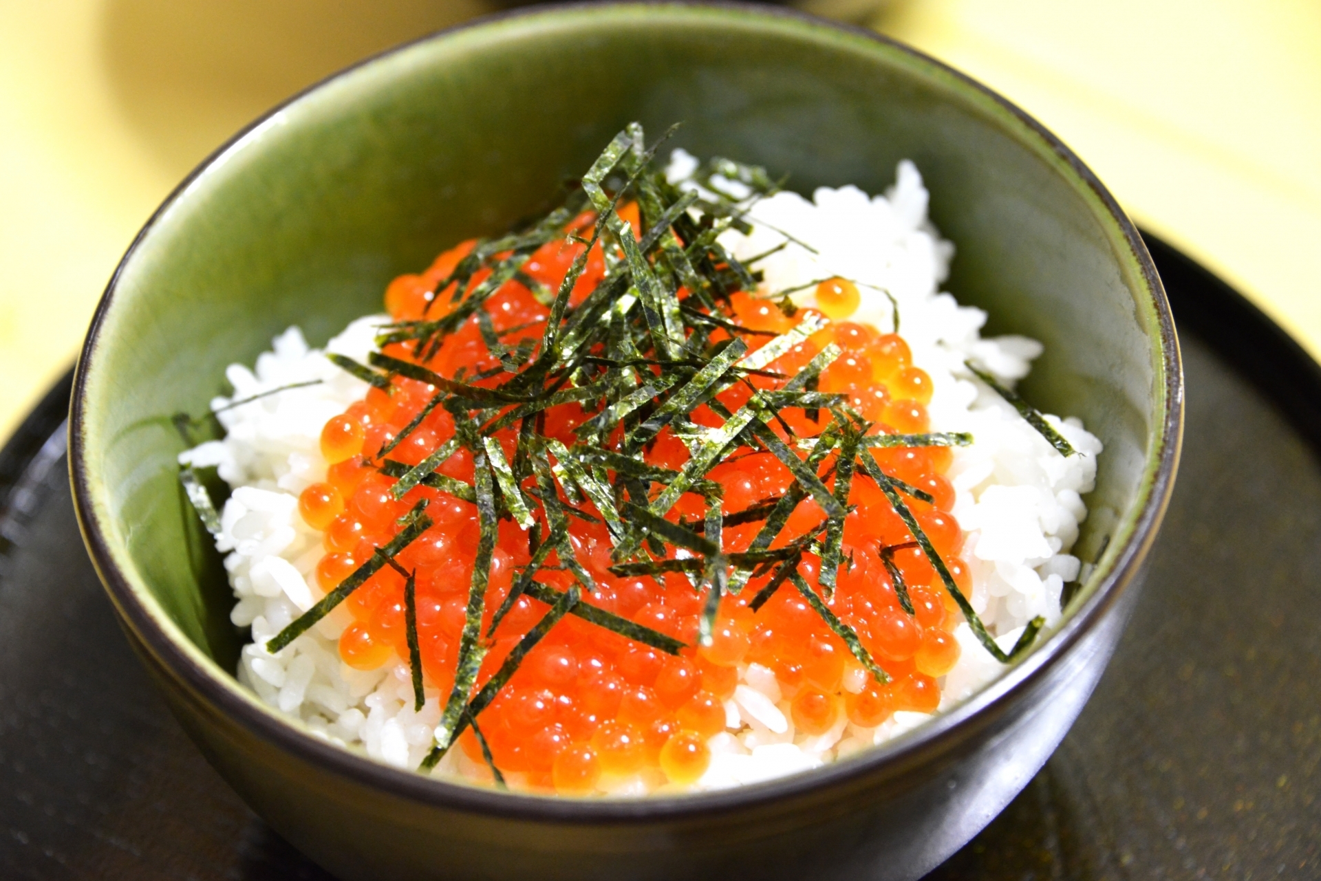 ご飯が見えないほどのたっぷりのいくらを贅沢に！川崎でいくら丼が食べられるお店3選 | favy[ファビー]