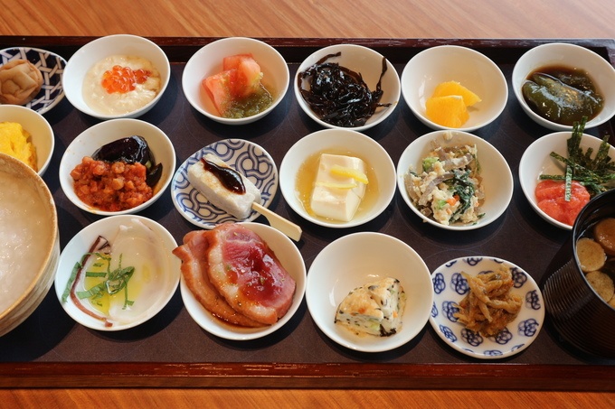 レポ 築地本願寺にあるおしゃれな 和 カフェの 18品目の朝ごはん がスゴい Favy ファビー