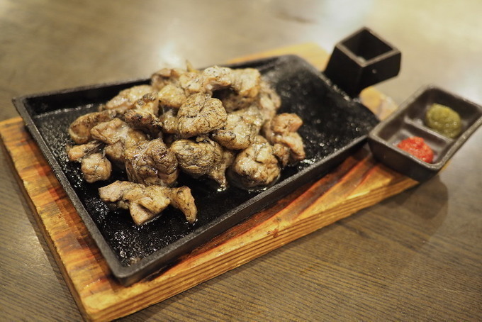 佐賀 音と香りが食欲をそそる 炭火焼地どりから溢れる甘い肉汁が堪らない 山内農場 Favy ファビー