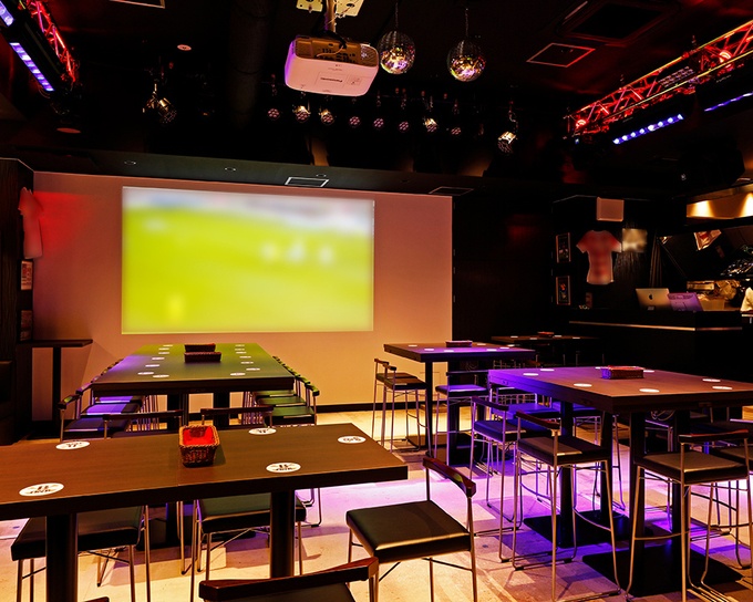 銀座 スポーツバーで700gの重量級ステーキ 豪快な肉で観戦の熱気はmax B One Favy ファビー