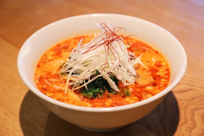 恵比寿のおすすめ餃子『恵比寿餃子 大豊記 弐號房』の「特製担々麺」