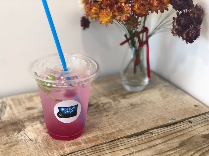 ふわとろ「オムライス」で人気! 表参道のカフェ『little pool coffee』のドリンク