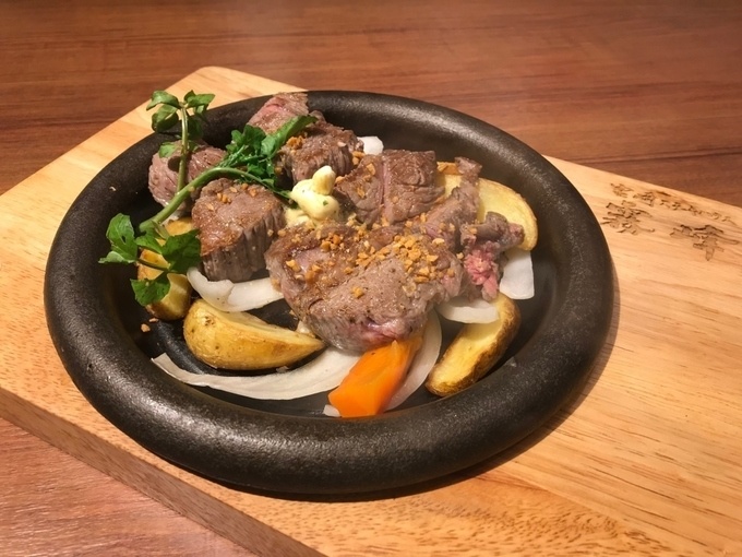 川崎 関東初出店 霧峰牛 や世界の牛肉を鉄板焼き 宮崎ステーキハウス霧峰 Favy ファビー 川崎 関東初出店 霧峰牛 や世界の牛肉を鉄板焼き 宮崎ステーキハウス霧峰 Favy ファビー