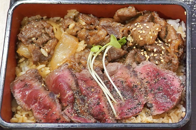炙り肉重ステーキ重 明尚苑 ミ・ナーラ店のあい盛り重
