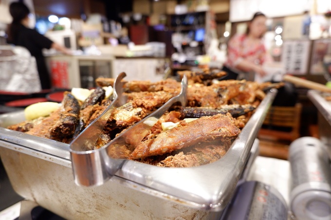 浅草橋「たいこ茶屋」のランチビュッフェの魚のフライ