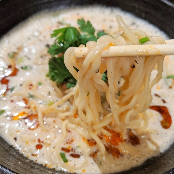 『麺や はぐれ雲』の「濃厚担々麺」