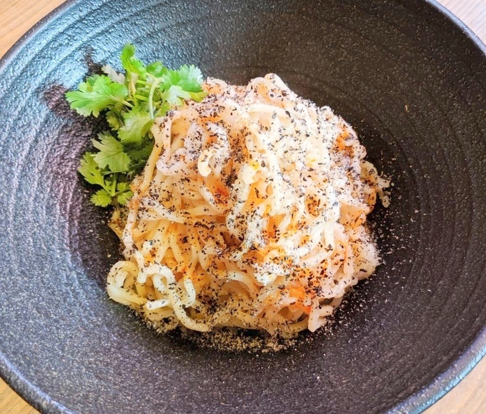 『麺や はぐれ雲』の「汁なし担担麺」