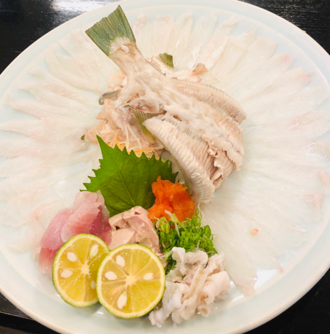『漁火』の「ハギの薄造り」