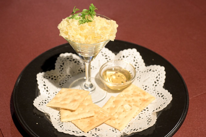 『ハートランド』の「ふわふわ花びらチーズ」
