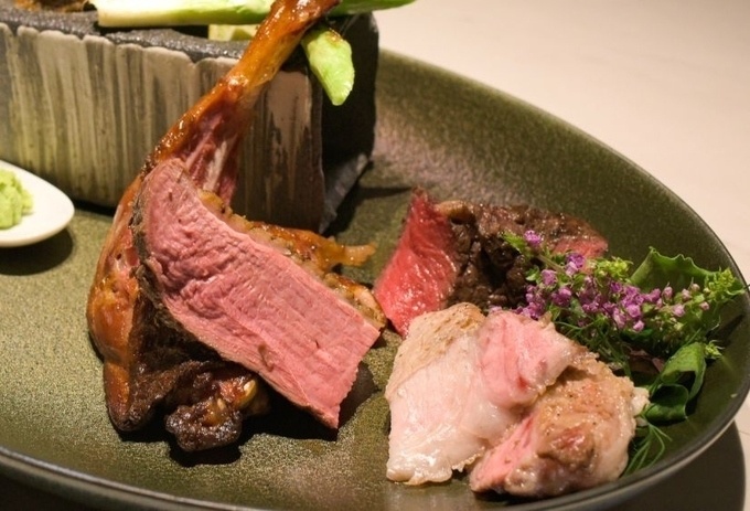 牛肉、鴨肉、ポーク、肉料理