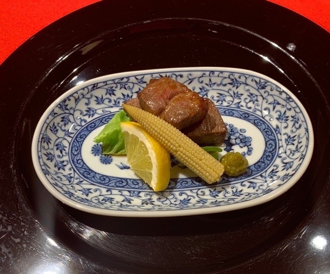 『や満登』の「飛騨牛ステーキ」