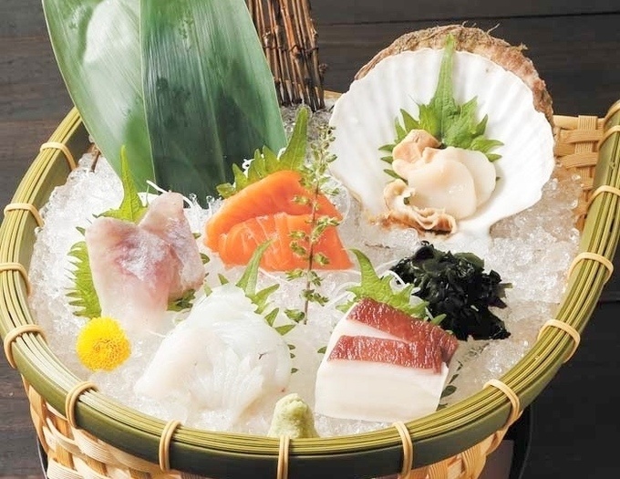 『北海道 増毛漁港 遠藤水産 新宿西口パレット店』の「刺身5点盛り合わせ」