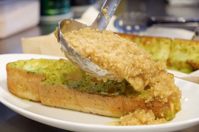 『The Garlic Diner』の「スーパー−リックトースト」
