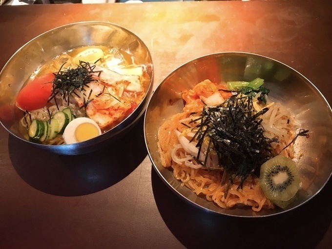 『焼肉 あつた長寿園』の「冷麺」と「ビビン冷麺」