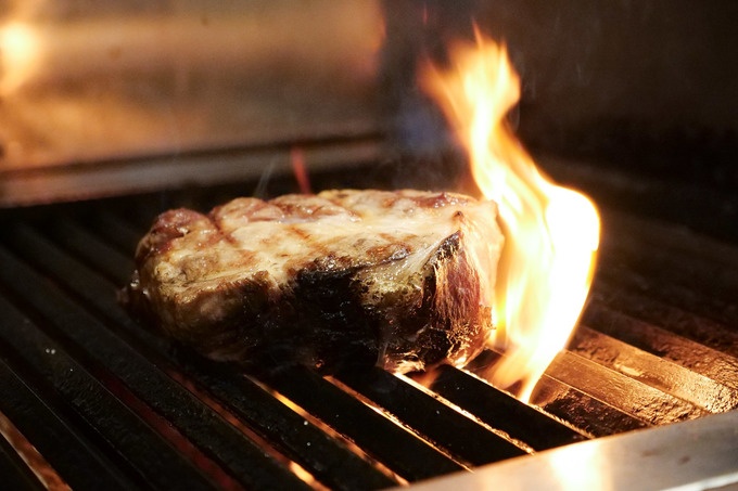 『T8 Steak House』のイベリコ肩ロースステーキ