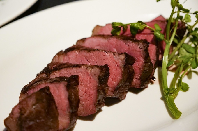 『T8 Steak House』のクーレットステーキ