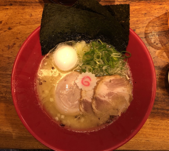 銀座のラーメン店『一風堂』の「特製かさね味」