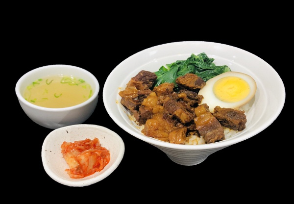 「紅焼牛バラ角煮丼」