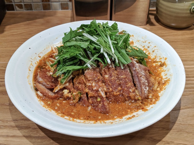 渋谷レンゲノゴトクの冷やし排骨担々麺全景