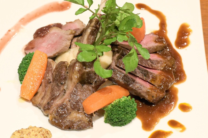 『KUBOTA食堂』の「低温調理肉の食べ比べ」