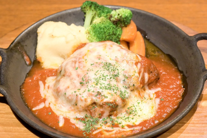 『KUBOTA食堂』の「自家製てこねハンバーグ」