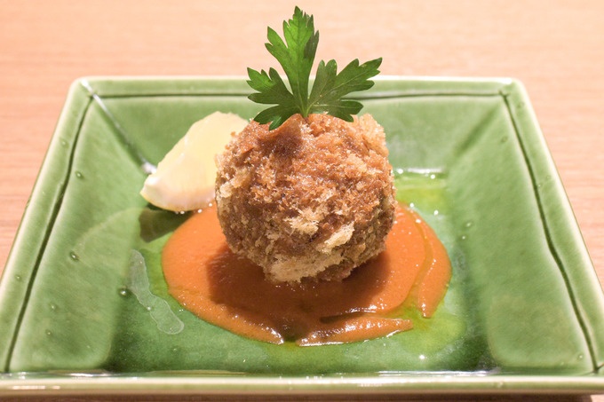 ニクバルCARNIVORの牛たんメンチ