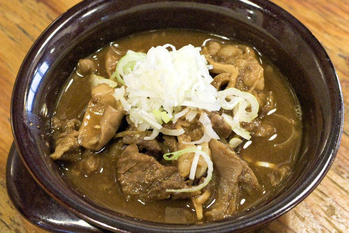 「大衆鉄板じゃりんこ」の「のぶちゃんの牛すじ煮込み」