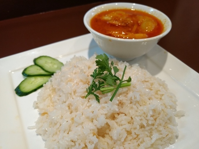 『東京カオマンガイ 木場店』の「ゲーンハンレー 〜イベリコ豚を使った北タイ名物角煮カレー」