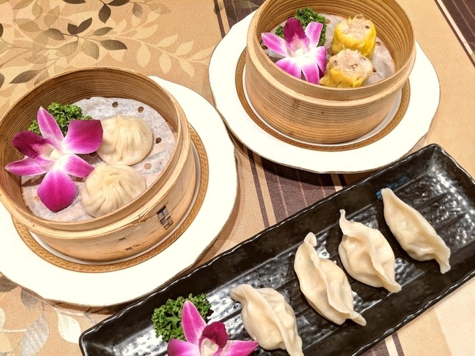 横浜中華街に建つ中華料理店『三國演義』の点心