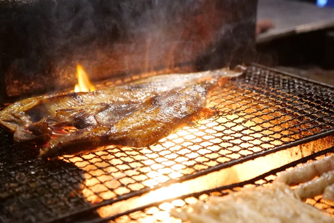 渋谷 肉厚な 特大シマホッケ を炭火焼きで味わう 渋谷東急本店前のひもの屋 Favy ファビー