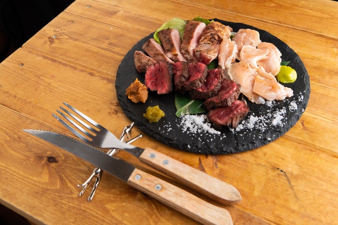 塊炭火焼肉盛り合わせ