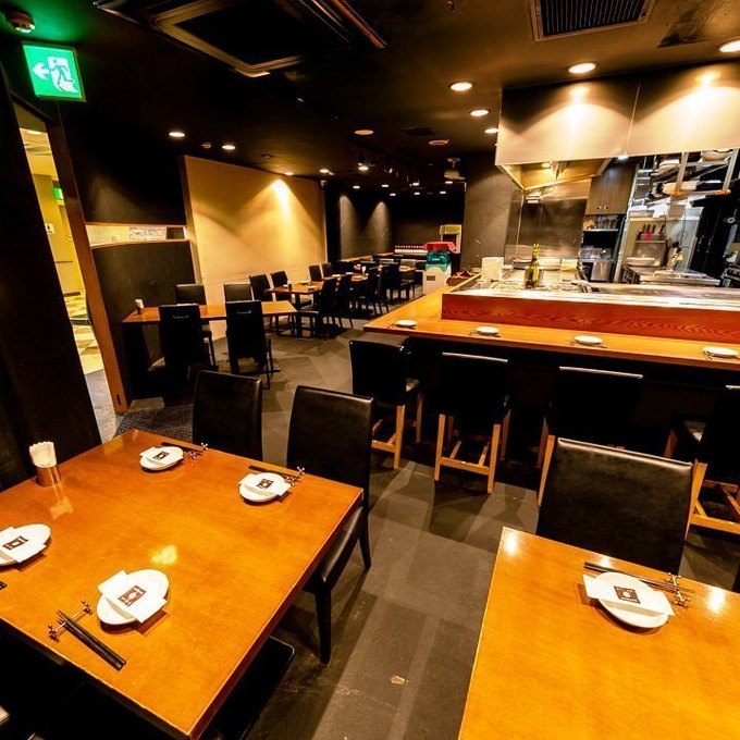 鉄板焼 naniwaen 銀座新橋店店内画像