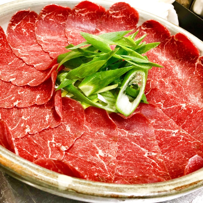 うまえびすの九条ネギの肉巻き