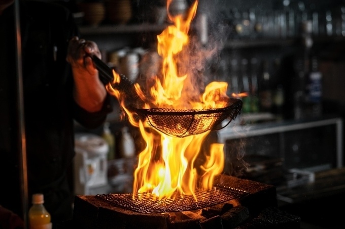黒焼きを作る様子