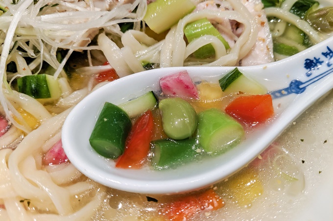 『麺屋武蔵 神山』「冷(クール)ミントら〜麺」トッピング野菜
