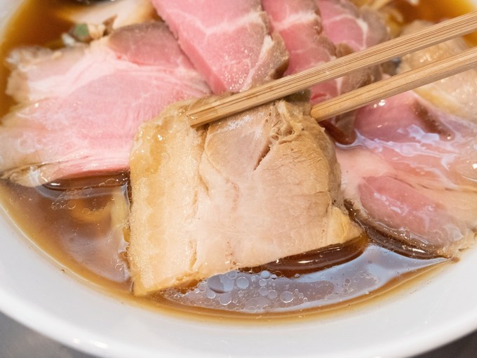 中野富士見町でおすすめのラーメン新店「純手打ちだるま」の煮豚チャーシュー