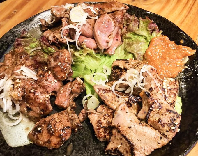 成増ダイナマイト酒場グレート、鉄板焼きホルモン各種