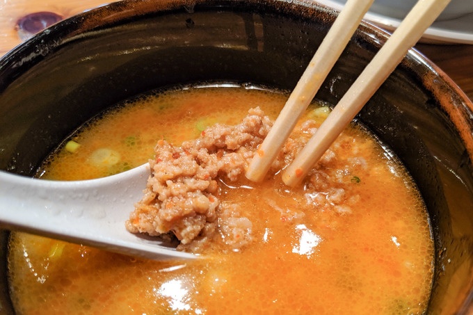 六町で深夜のラーメン『田中商店』「チャーシュー麺」商品写真「赤オニ」