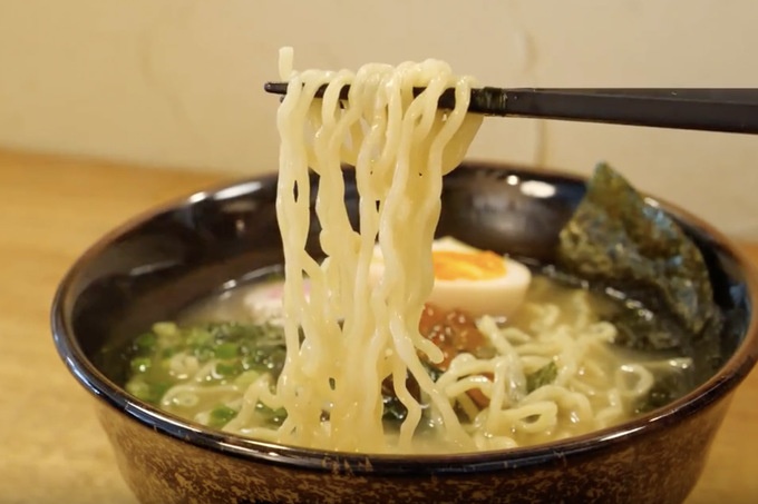 函館食堂ShanShanの麺