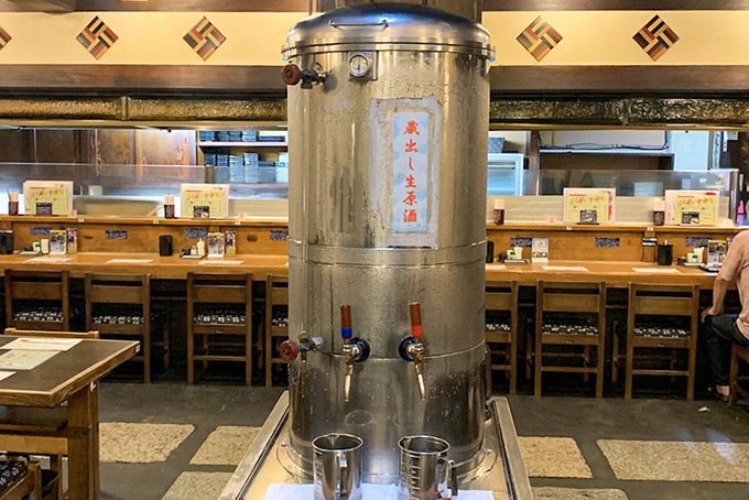 伏見『鳥せい本店』蔵出し生原酒のタンク