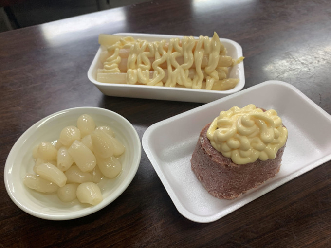 山谷で3せんべろの一軒目「淀屋酒店」のらっきょ、コンビーフ、ホワイトアスパラ