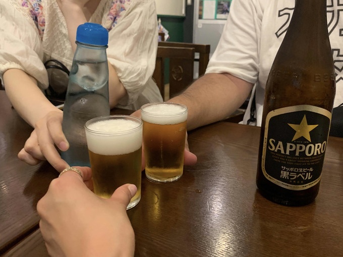 山谷で3せんべろの二軒目「涙橋ホール」の乾杯