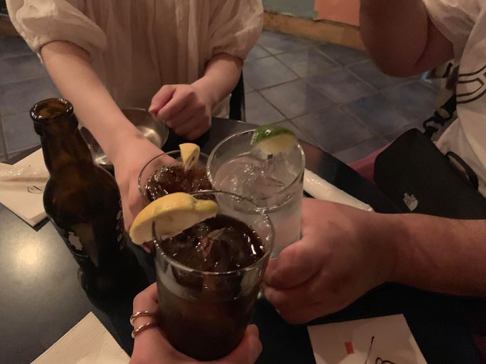 山谷で3せんべろの三軒目「TEPUI」の乾杯