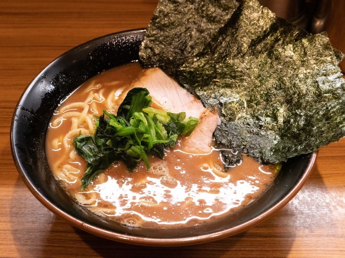 野方の濃厚家系ラーメン『輝道家』のラーメン