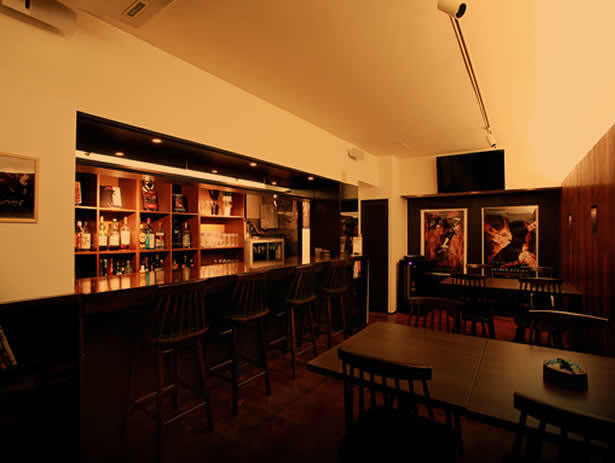 バー カット BAR CUT 内観