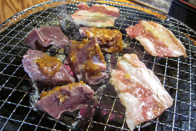 焼肉食べ放題 豪徳寺「ひゃくてん」の「上州豚ハツ」と「まかなカルビ」